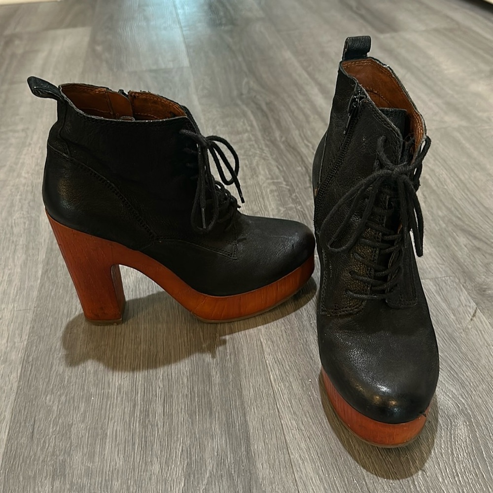 Lucky Brand shoes